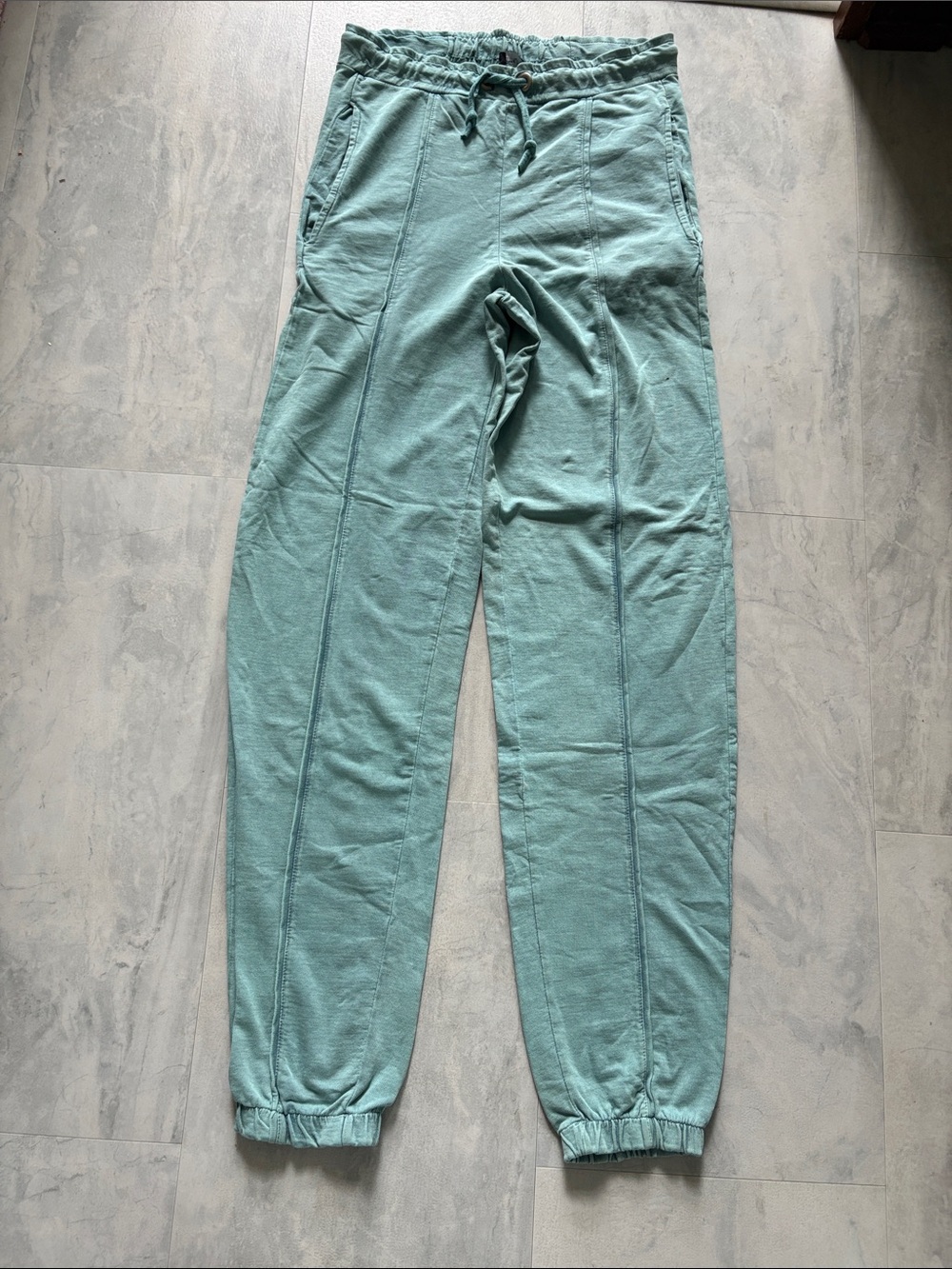 PrettyLittleThings  Joggers Light Teal  high waisted  pockets  size 4Tall NWT
